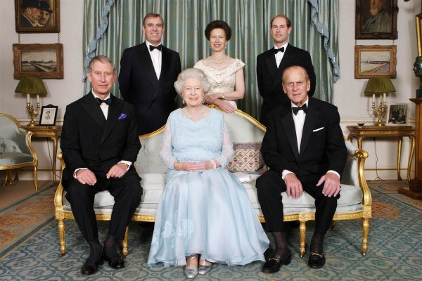 Британская королевская семья отпраздновала День отца неизвестными семейными фото