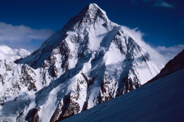 Альпинисты оставляют тонны мусора на Эвересте