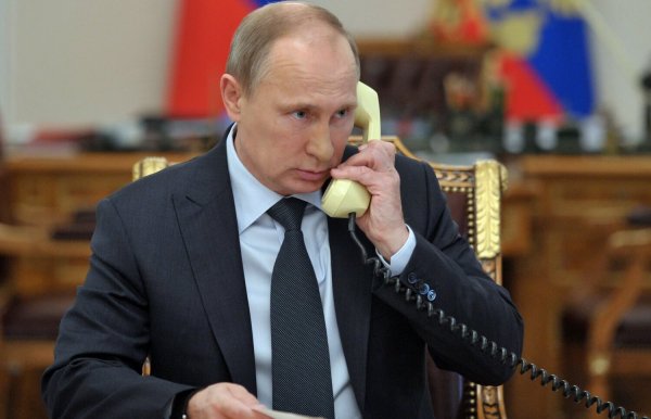 Путин и Порошенко обсудили ситуацию на Украине в телефонном режиме