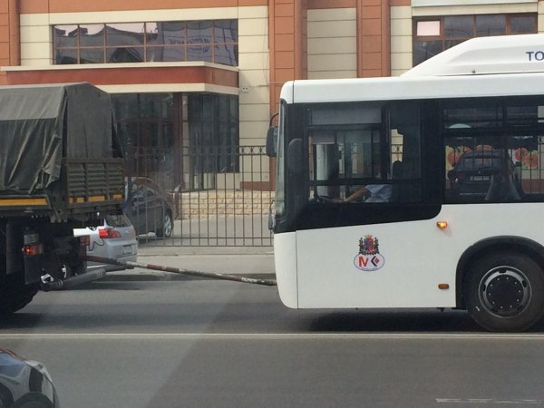 Автобус будущего сломался, столкнувшись с ростовским настоящим