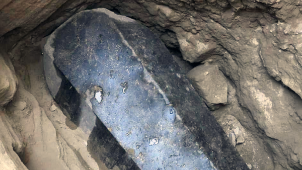 В Египте при раскопках нашли таинственный черный спркофаг