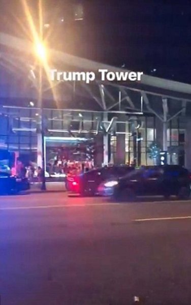 Вооруженная полиция напала на башню Трампа в Ванкувере