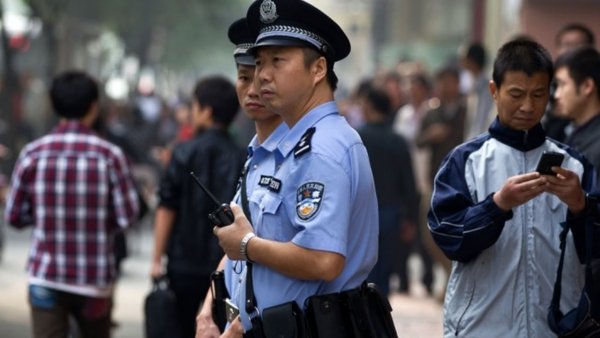 Китайские полицейские «вычисляют» нарколаборатории по канализационным водам