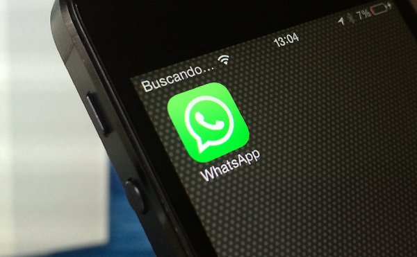 Аноним рассылает британским детям порно через WhatsApp