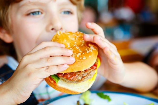 KFC обвинили в детском ожирении в Великобритании