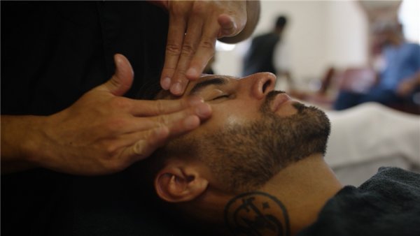 Заключенные в американских тюрьмах смогут стать мастерами-косметологами