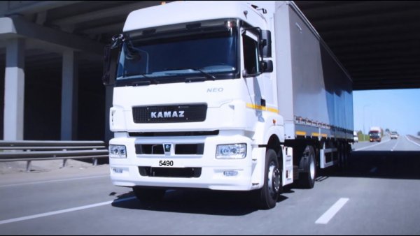 8 тягачей КАМАЗ-5490 Neo переданы транспортной компании по договору лизинга