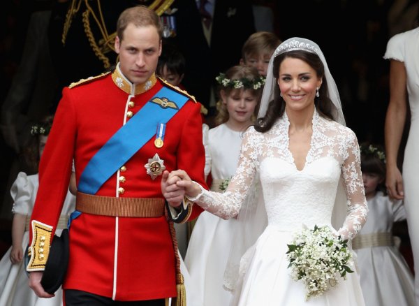 Принц Уильям не хотел жениться на Кейт Миддлтон из-за отца – биограф