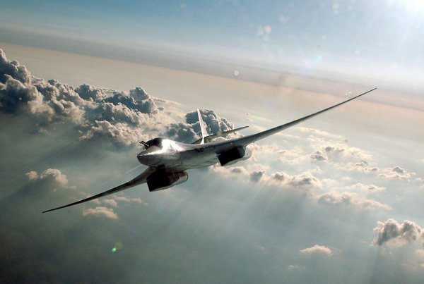 Бомбардировщики Ту-160 совершили полет через Северо-Ледовитый океан